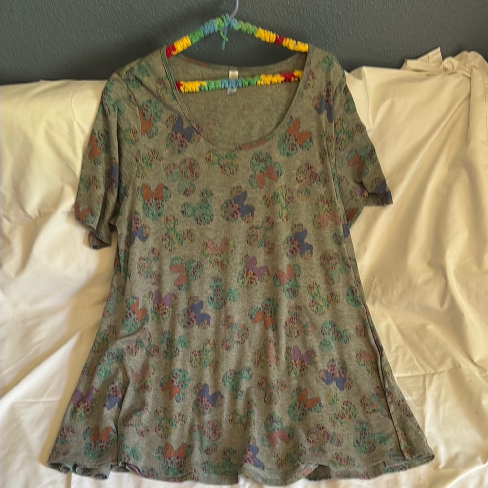 LuLaRoe Gray Short Sleeve Fitted Blouse
